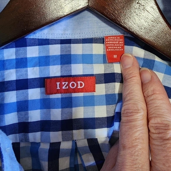 3/$25 IZOD Men's Button Down Shirt Medium - Picture 3 of 5